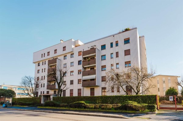 appartamento in vendita a Milano in zona Garegnano