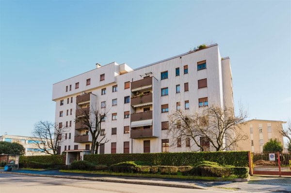 appartamento in vendita a Milano in zona Garegnano