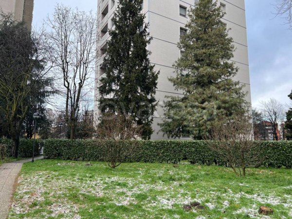 appartamento in vendita a Milano in zona Gallaratese