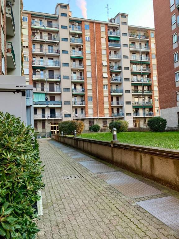 appartamento in vendita a Milano in zona Prato Centenaro