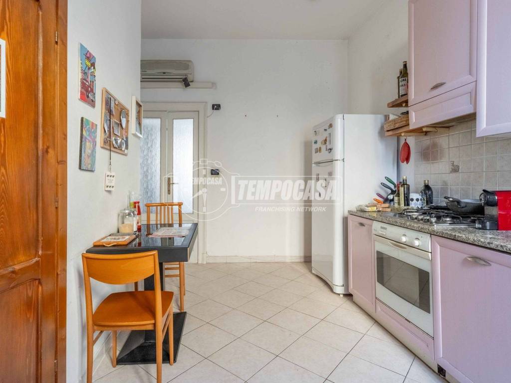 appartamento in vendita a Milano in zona Morivione