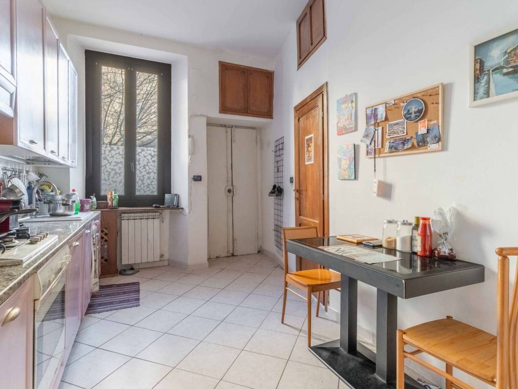 appartamento in vendita a Milano in zona Morivione