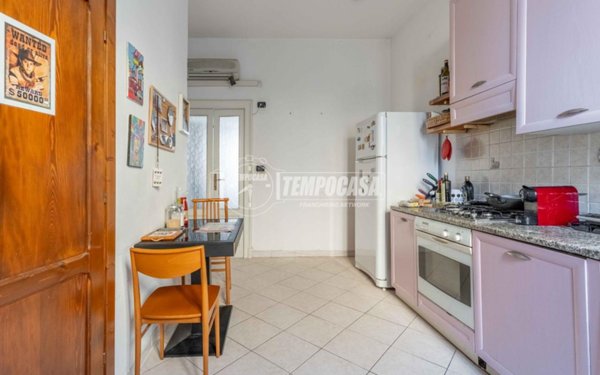 appartamento in vendita a Milano in zona Morivione