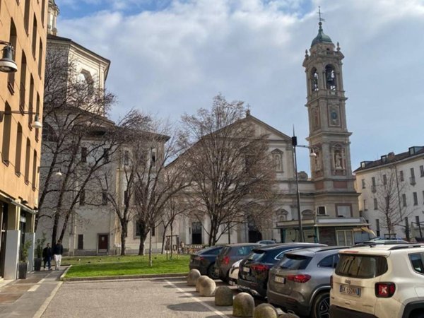 appartamento in vendita a Milano in zona Sant'Ambrogio