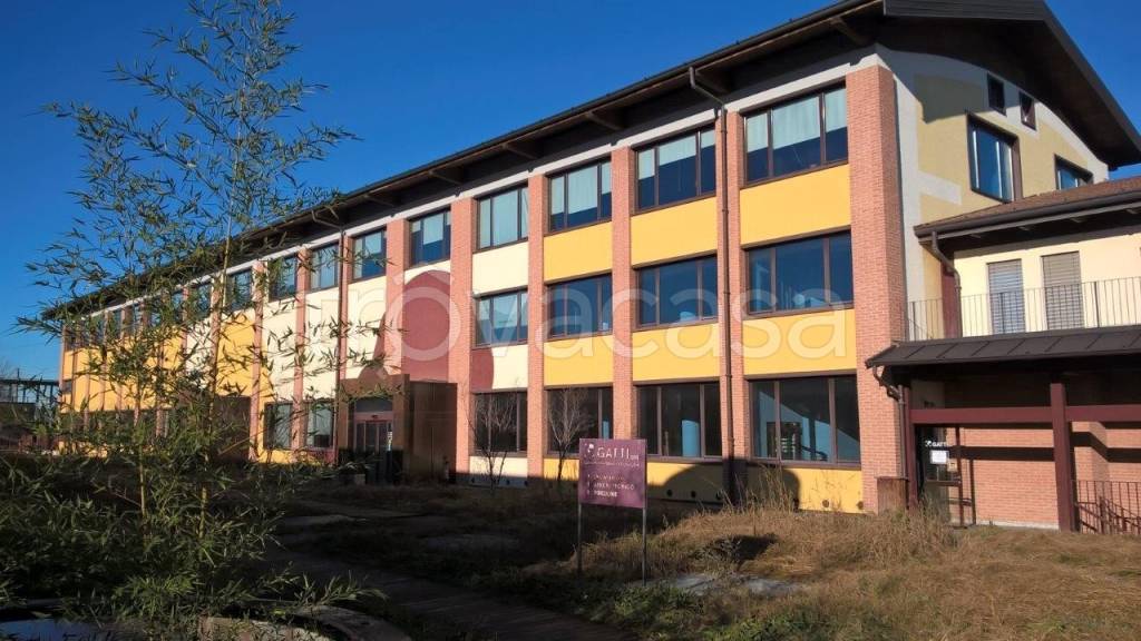 negozio in vendita a Milano in zona Quintosole
