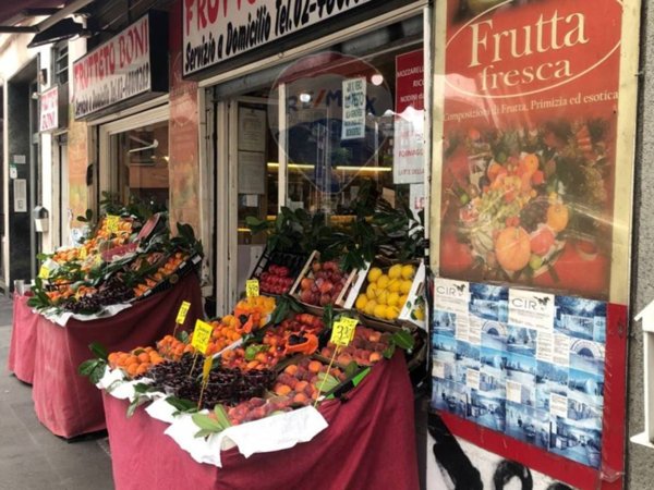 negozio in vendita a Milano in zona Solari
