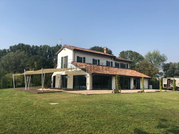 negozio in vendita a Milano in zona Piazzale Lodi