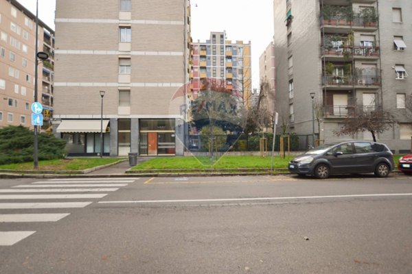 locale di sgombero in vendita a Milano in zona Sempione