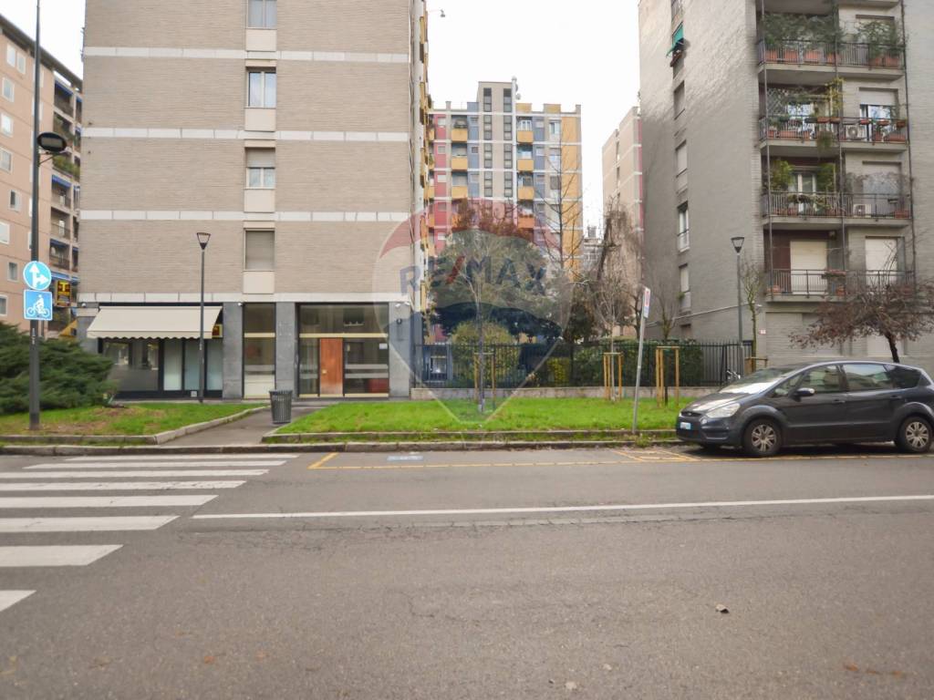locale commerciale in vendita a Milano