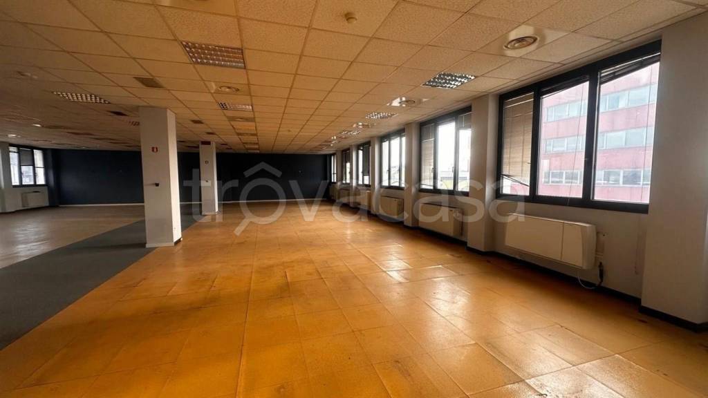 negozio in vendita a Milano in zona Bovisa