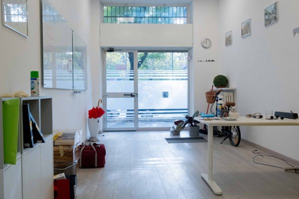 negozio in vendita a Milano in zona Forlanini