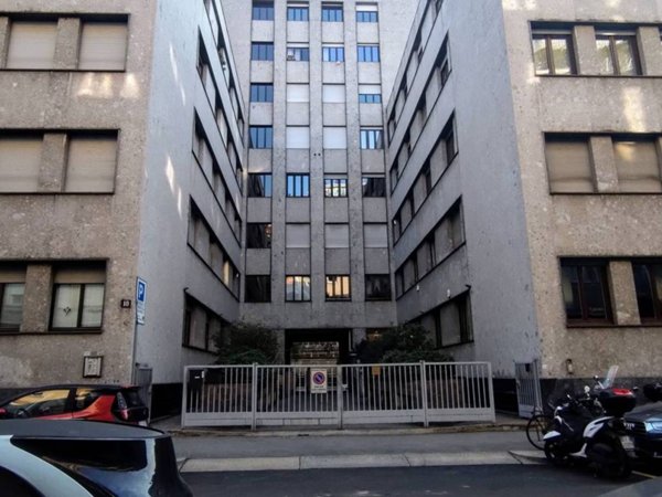ufficio in vendita a Milano in zona Guastalla