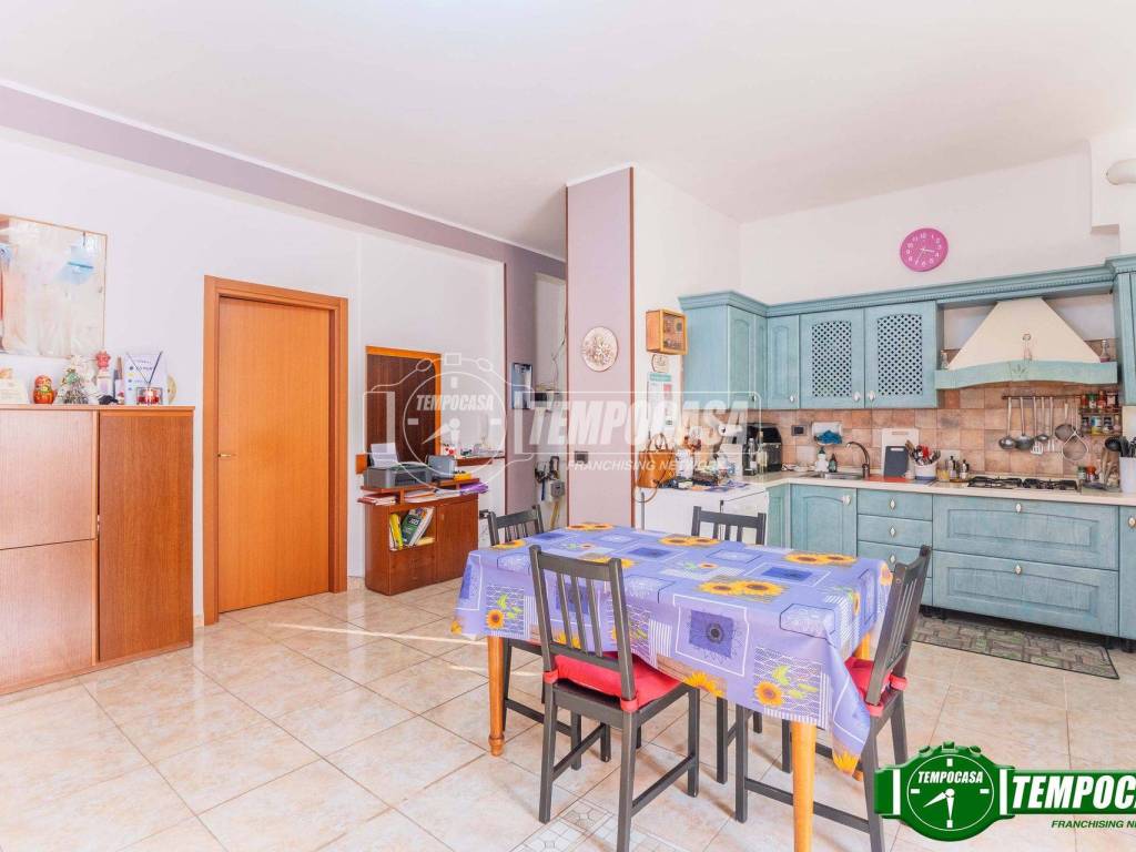 appartamento in vendita a Milano in zona Montalbino