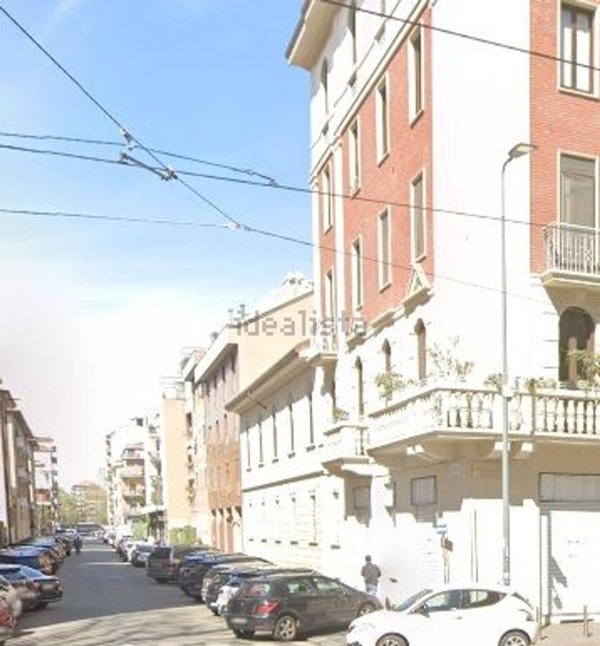 ufficio in vendita a Milano in zona Lorenteggio