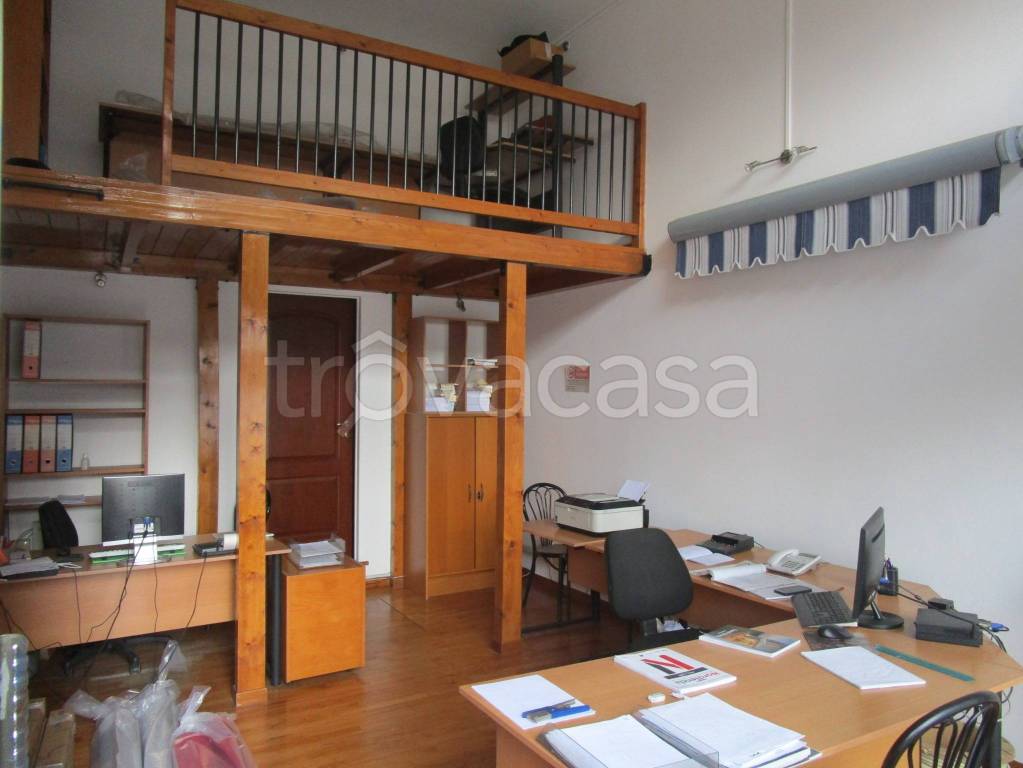 negozio in vendita a Milano in zona Vigentino