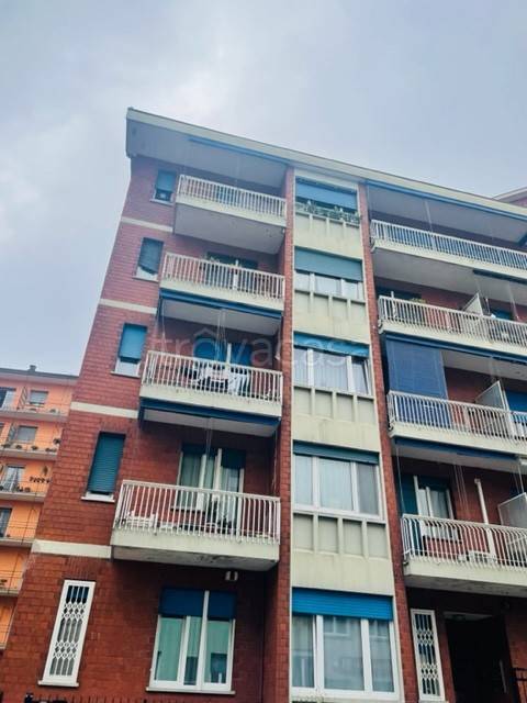 appartamento in vendita a Milano in zona Baggio
