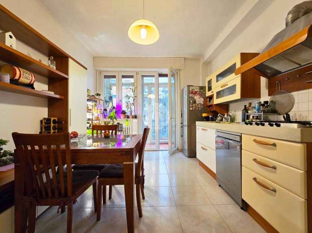 appartamento in vendita a Milano in zona Segnano