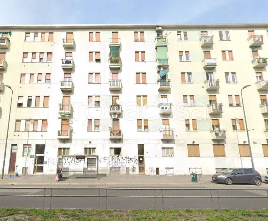 appartamento in vendita a Milano in zona Famagosta