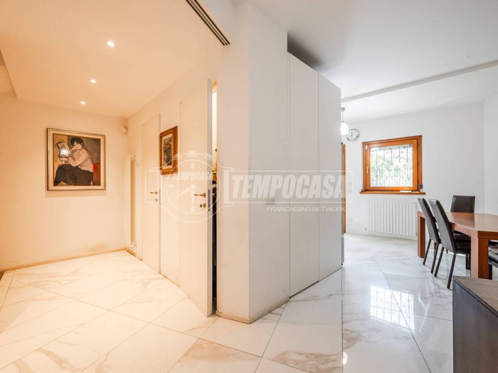 casa indipendente in vendita a Milano in zona Ortica