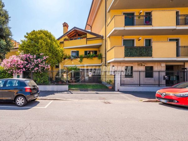 casa indipendente in vendita a Milano in zona Ortica