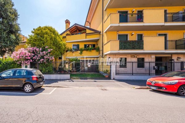 casa indipendente in vendita a Milano in zona Lambrate