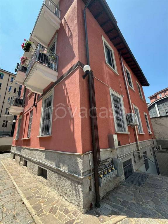 appartamento in vendita a Milano in zona Corvetto