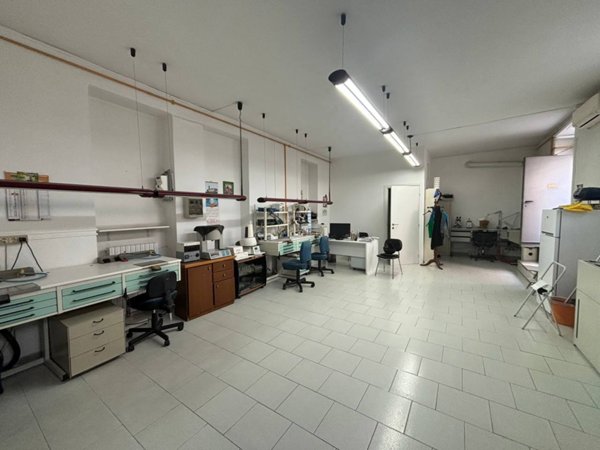 appartamento in vendita a Milano in zona Corvetto