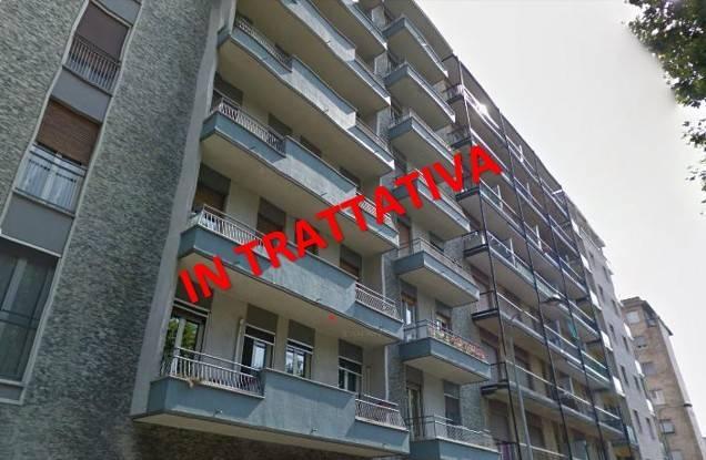 appartamento in vendita a Milano in zona Lorenteggio