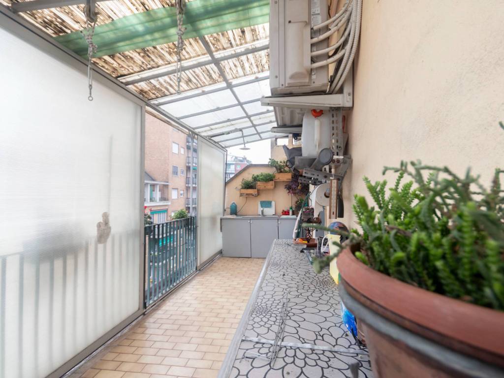 appartamento in vendita a Milano in zona Restocco Maroni