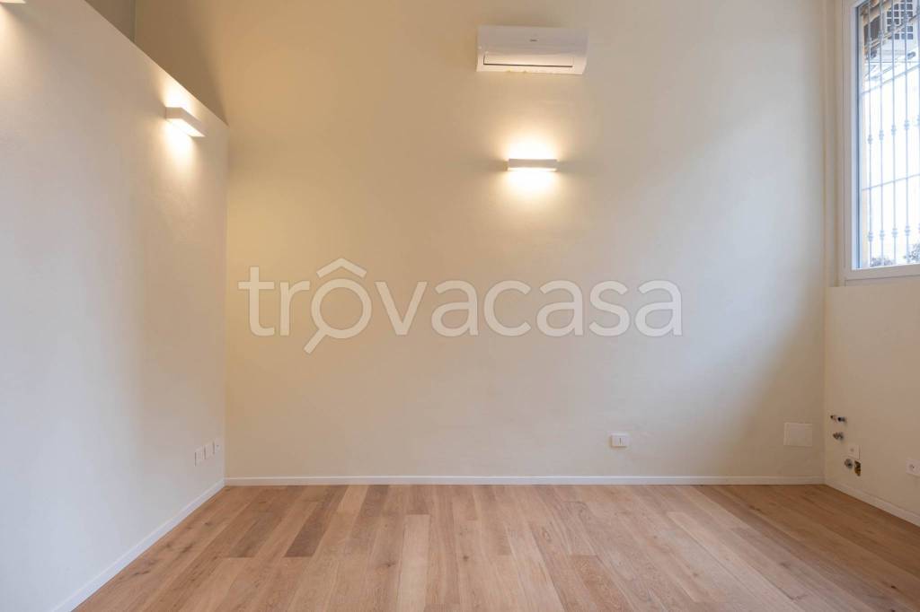 appartamento in vendita a Milano in zona Dergano
