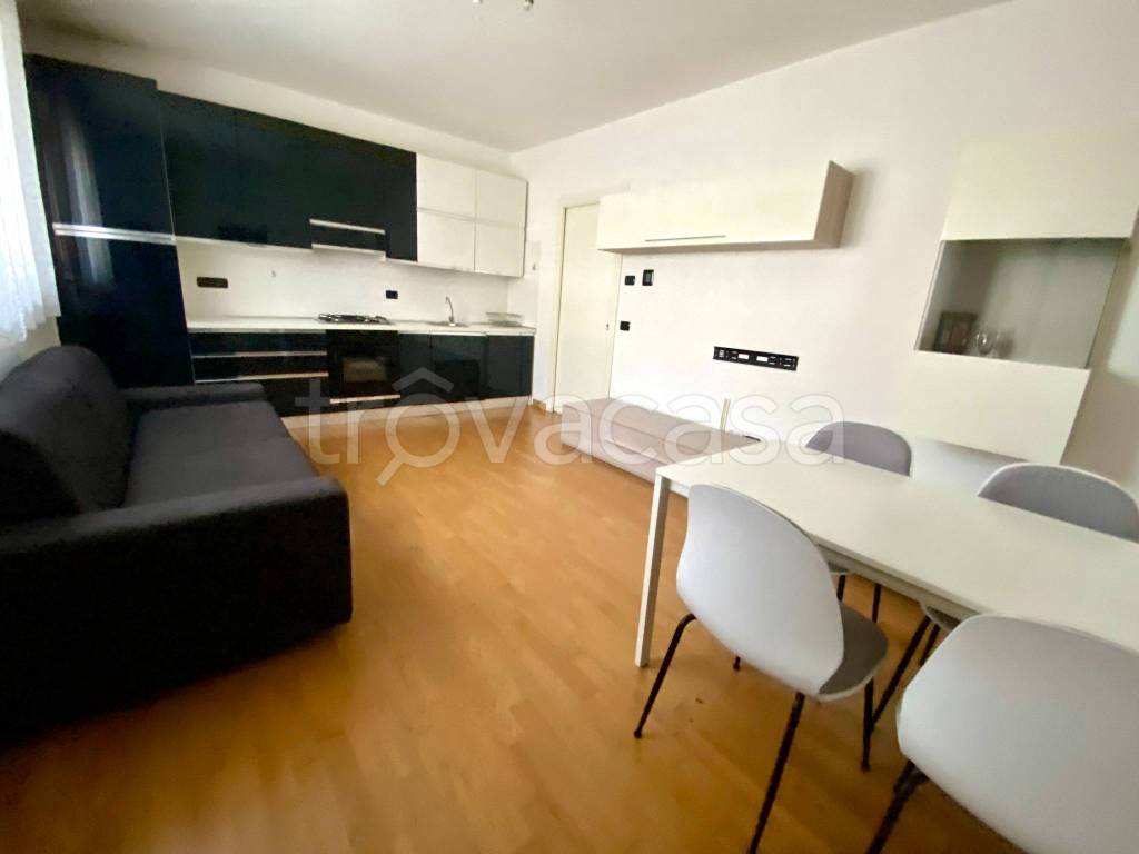 appartamento in vendita a Milano in zona Famagosta