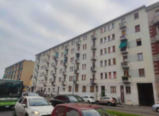 appartamento in vendita a Milano in zona Lorenteggio