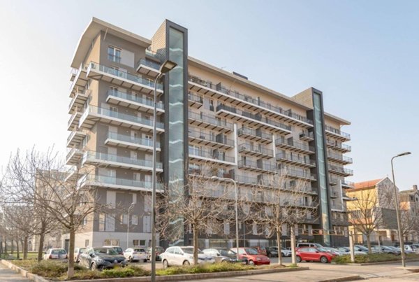 appartamento in vendita a Milano in zona Lorenteggio