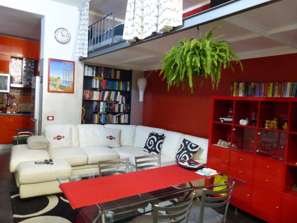 appartamento in vendita a Milano in zona Bullona