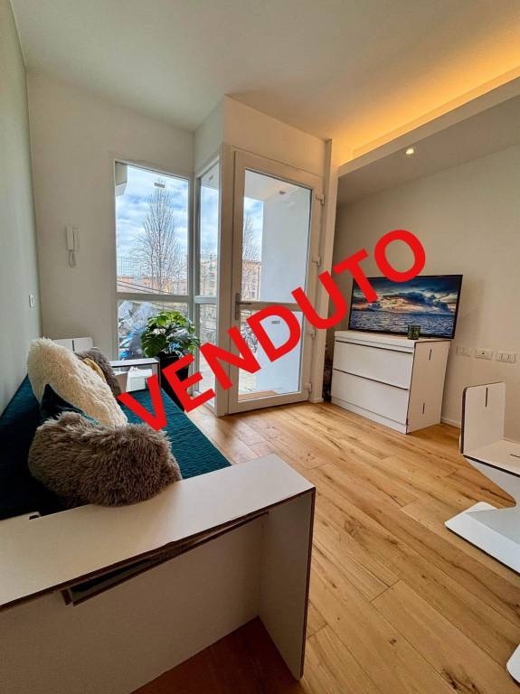 appartamento in vendita a Milano in zona Vigentino
