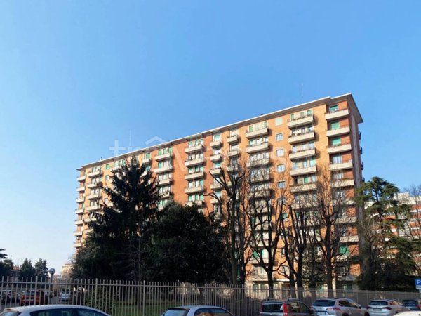 appartamento in vendita a Milano in zona QT8