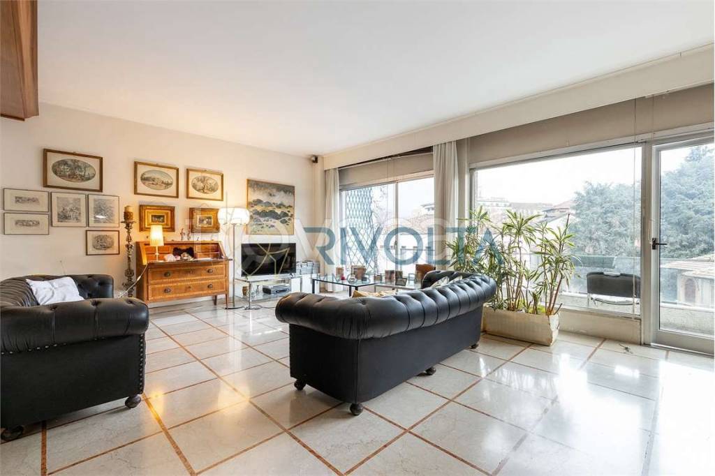 appartamento in vendita a Milano in zona Città Studi