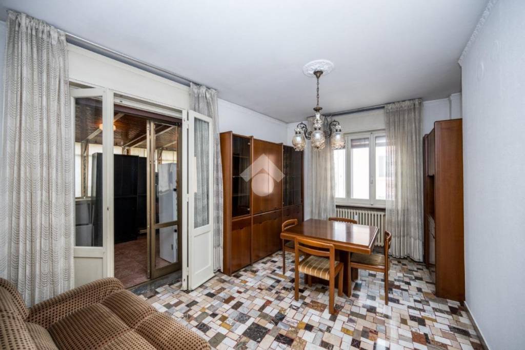 appartamento in vendita a Milano in zona Baggio