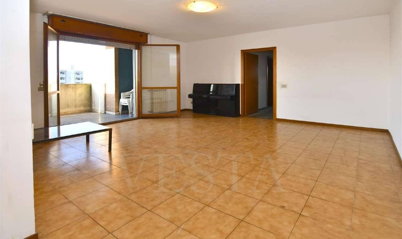 appartamento in vendita a Milano in zona Chiesa Rossa