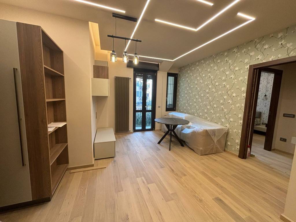 appartamento in vendita a Milano in zona Sempione