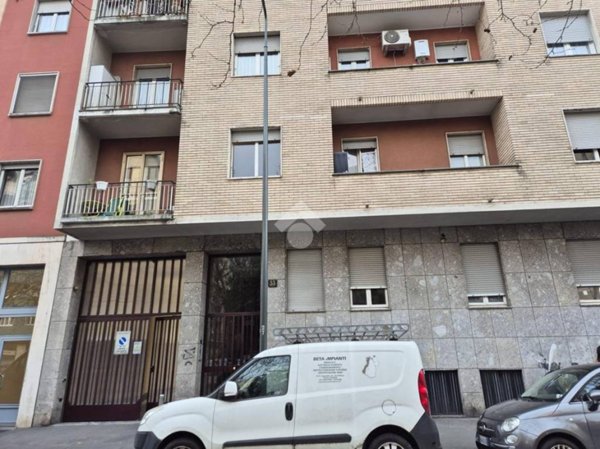 negozio in vendita a Milano in zona San Siro