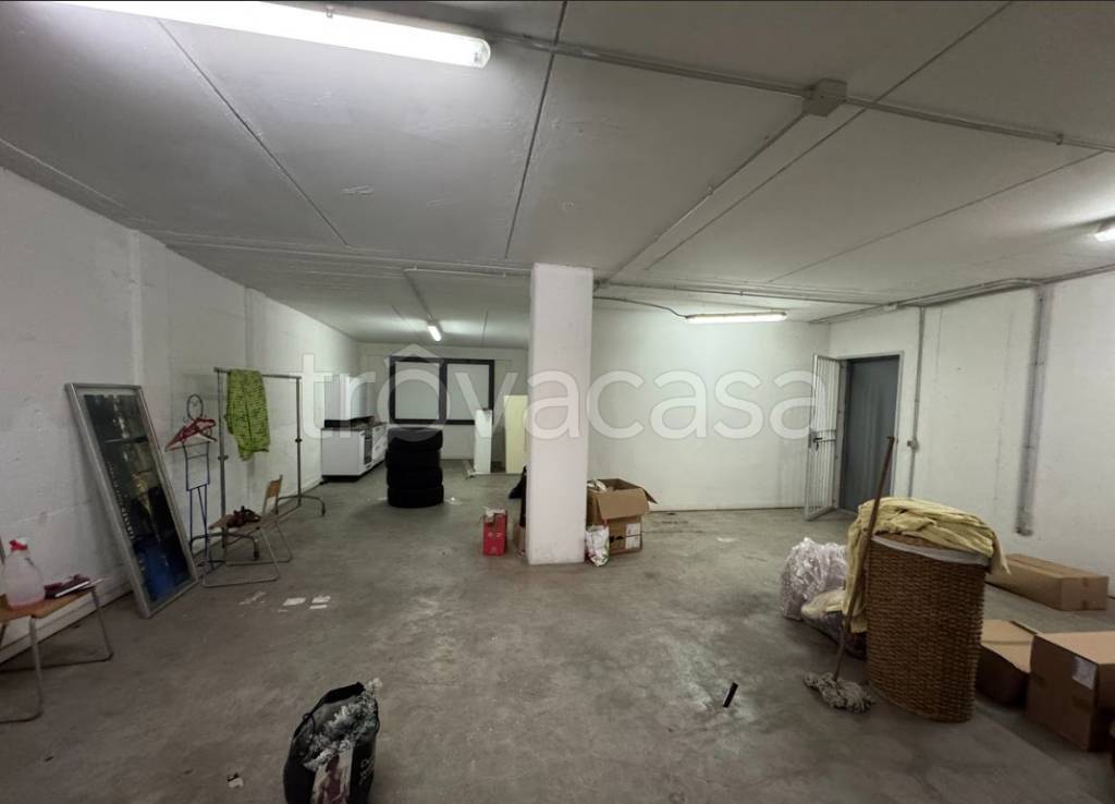 locale di sgombero in vendita a Milano