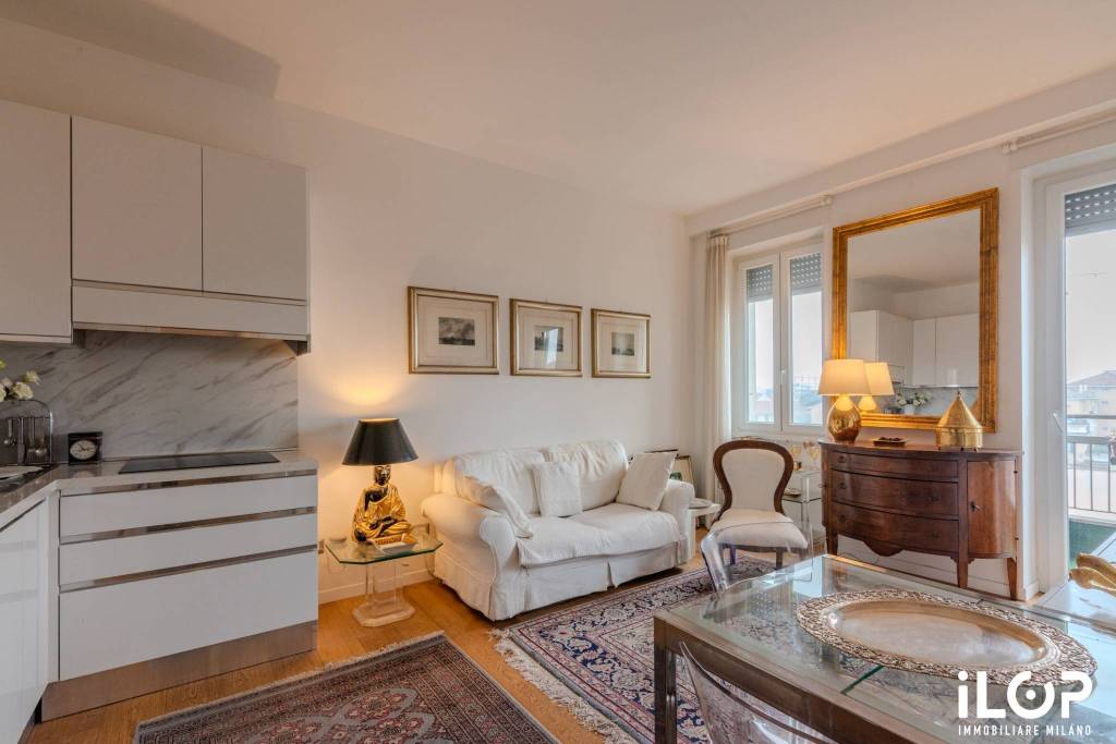 appartamento in vendita a Milano in zona Lorenteggio