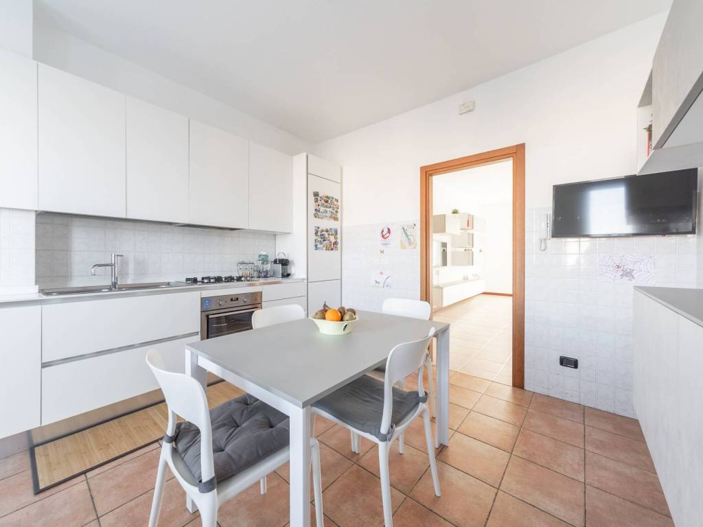 appartamento in vendita a Milano in zona Vigentino