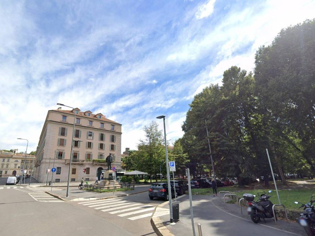 appartamento in vendita a Milano in zona Guastalla