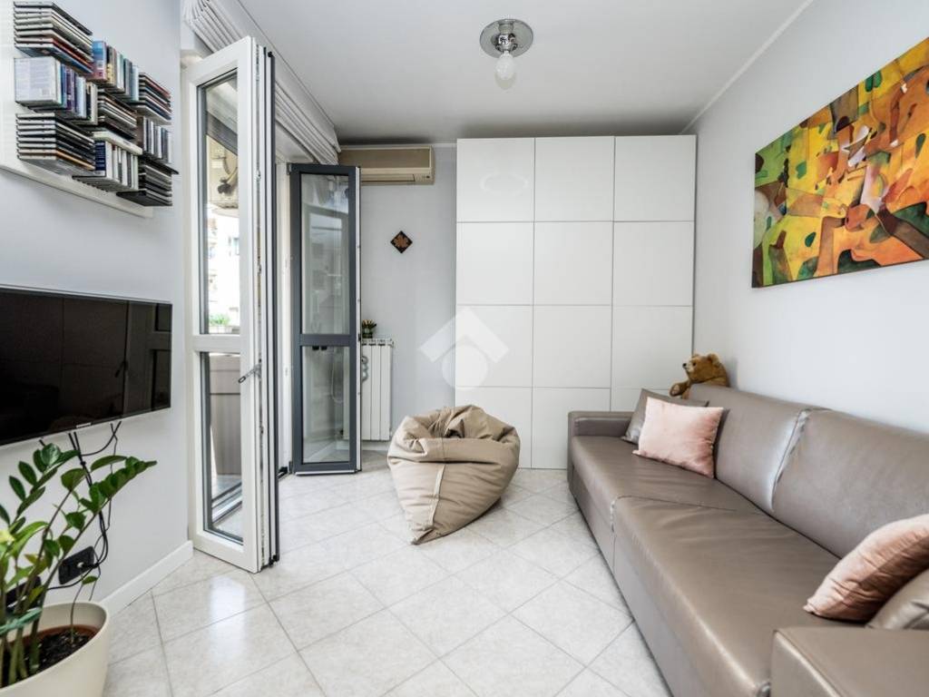 appartamento in vendita a Milano in zona Rogoredo