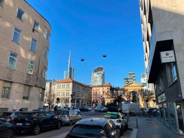 appartamento in vendita a Milano in zona Porta Nuova