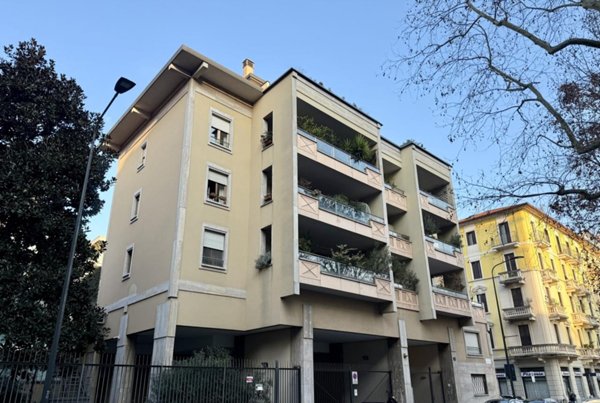 appartamento in vendita a Milano in zona Sempione