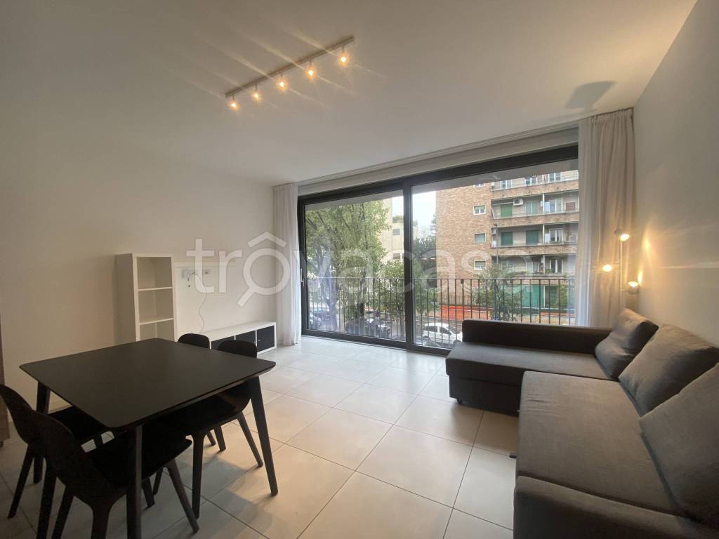 appartamento in vendita a Milano in zona Barona