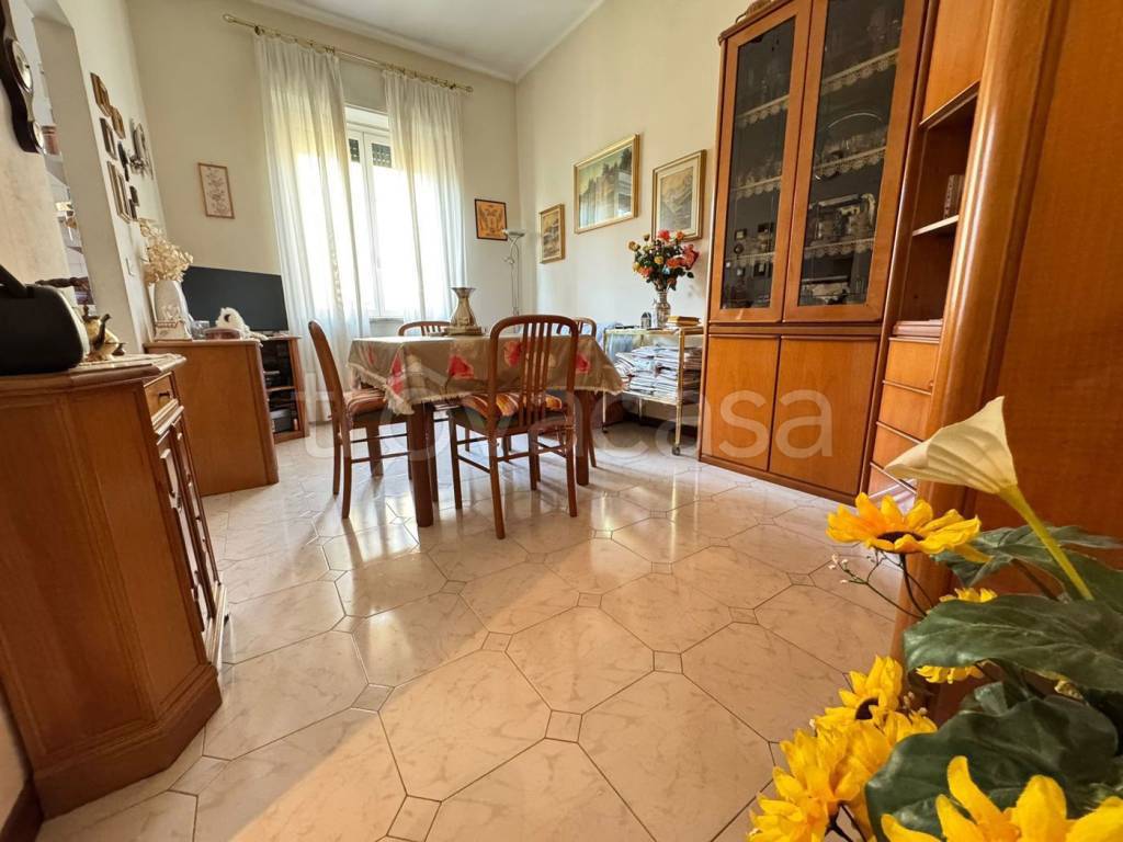 appartamento in vendita a Milano in zona Ghisolfa